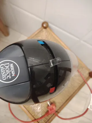 Cafetera Nescafé Dolce Gusto DeLonghi