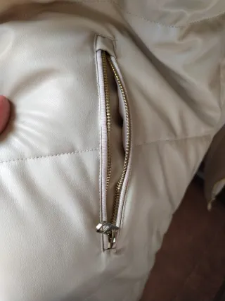 Chaleco efecto piel Zara beige Talla L