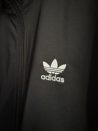 Chaqueta Adidas Negra Talla L como nueva