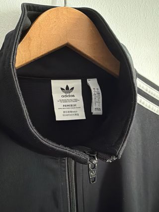 Chaqueta Adidas Negra Talla L como nueva