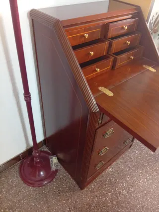 Mueble escritorio antiguo de madera