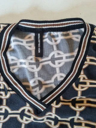 Blusa M con estampado geométrico