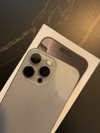 iPhone 16 Pro Max Gris