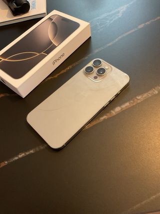 iPhone 16 Pro Max Gris