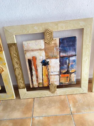 Cuadros decorativos beige y dorado