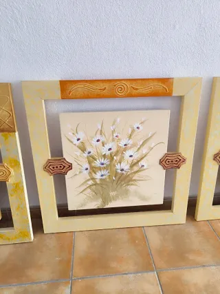 Cuadros decorativos beige y dorado