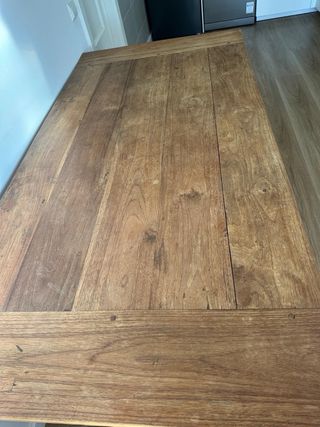 Mesa de comedor de madera