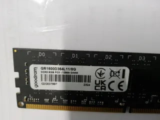 3 Módulos RAM DDR3 8GB Goodram y Cruzial