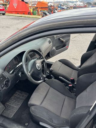 Volkswagen Golf 2000