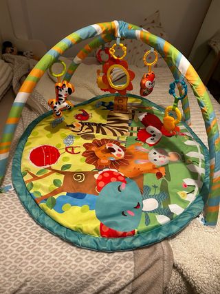 Gimnasio para bebé con manta de juegos