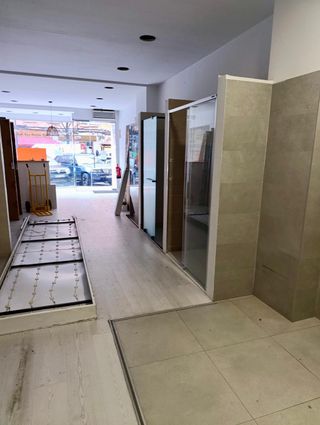 Alquiler Local en Avda. de La Paz - Universidad -