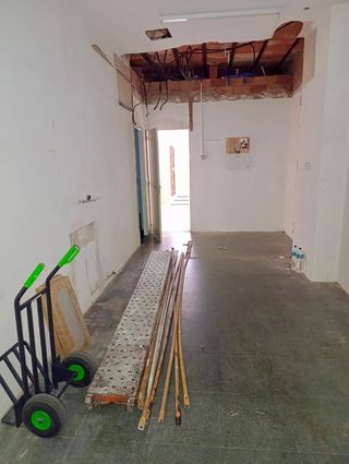 Alquiler Local en Avda. de La Paz - Universidad -