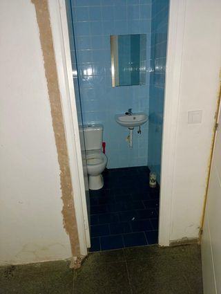 Alquiler Local en Avda. de La Paz - Universidad -