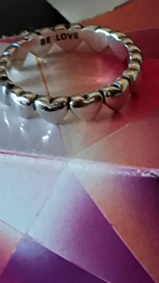 Anillo BE LOVE Plata de Ley 925 Corazones