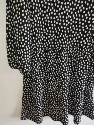 Vestido negro lunares blancos Stradivarius