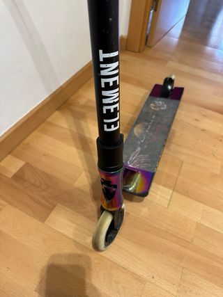 Patinete freestyle colorido