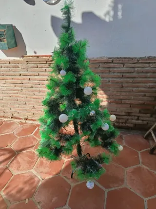 Árbol de Navidad Verde y Plateado .regalo con las