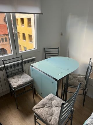 Mesa extensible cristal + 4 sillas