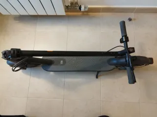 Patinete Eléctrico Xiaomi Mi Scooter ESSENTIAL