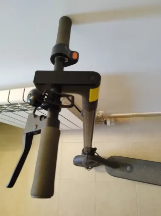 Patinete Eléctrico Xiaomi Mi Scooter ESSENTIAL