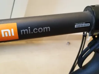 Patinete Eléctrico Xiaomi Mi Scooter ESSENTIAL