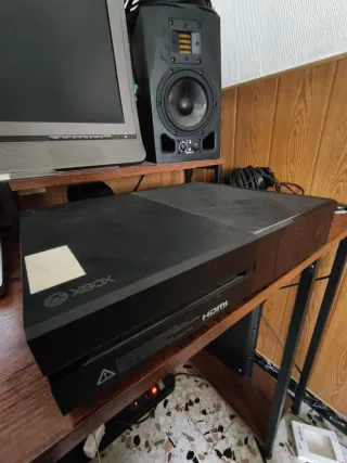 Xbox One + Mando + Juego