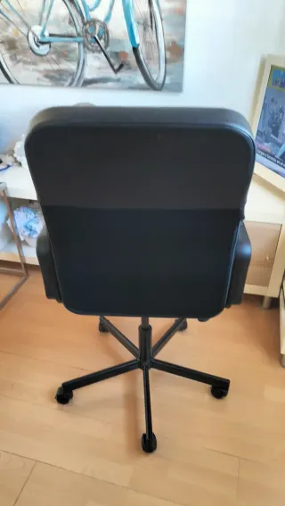 Silla de escritorio negra