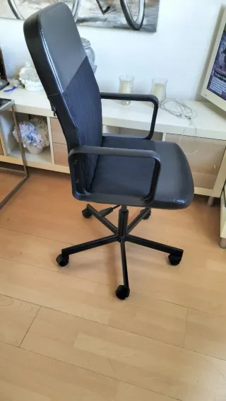 Silla de escritorio negra