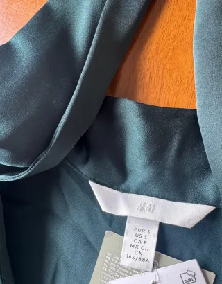 Vestido H&M satén verde botella Talla S