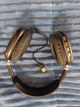 Cascos Bluetooth Grises y negros