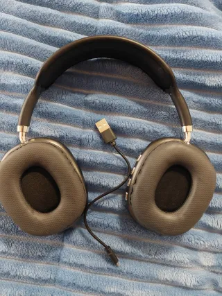 Cascos Bluetooth Grises y negros