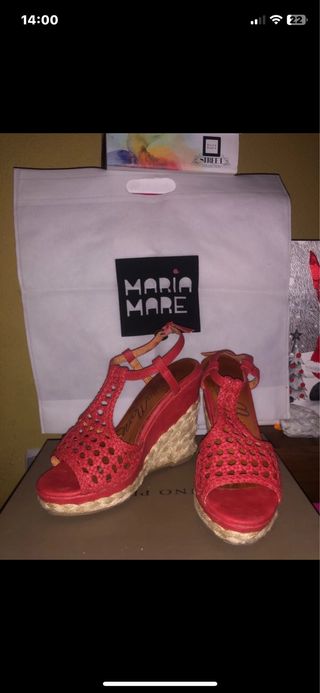 Tacones de cuña rojos MARIA MARE
