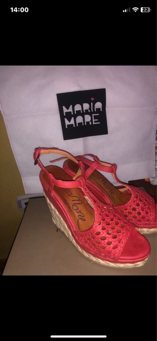 Tacones de cuña rojos MARIA MARE