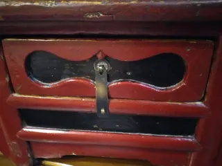 Mesa baja madera lacada roja y negra