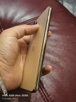 iPhone 11 Pro Max 64GB Dorado