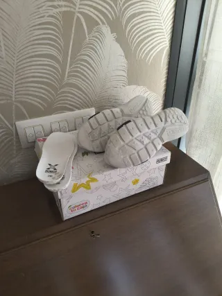 2 pares deportivas niño Munich y Nike T36