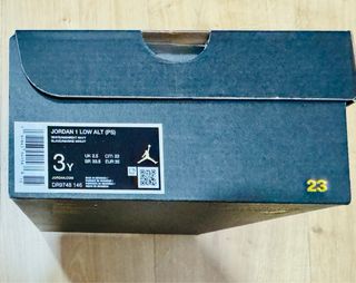 Nike Jordan niñ@s Talla 35 Blancas/Grises