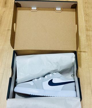 Nike Jordan niñ@s Talla 35 Blancas/Grises