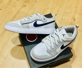 Nike Jordan niñ@s Talla 35 Blancas/Grises