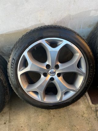 Llantas Ford 18