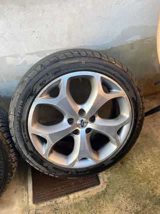 Llantas Ford 18
