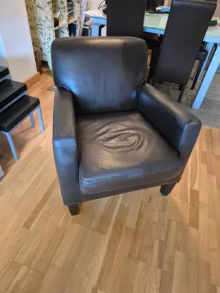 Butaca polipiel marrón