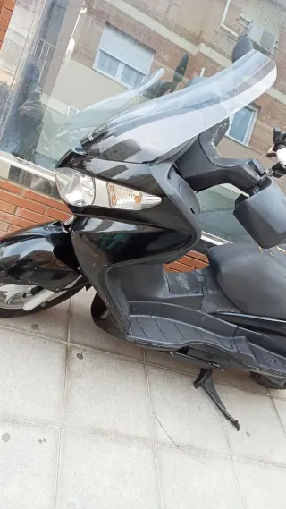 Suzuki Burgman 200cc