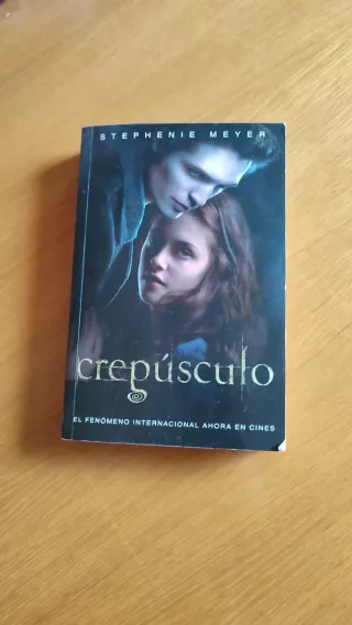 Crepúsculo (Bolsillo) (Spanish Edition)