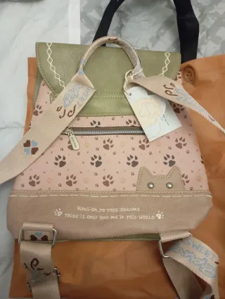 Mochila Sweet Candy verde y beige, modelo gato