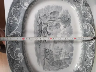 Fuente cerámica alemana antigua