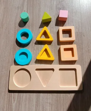 Puzzle de madera con formas