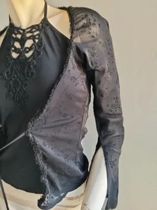 Blusa negra Motivi floral