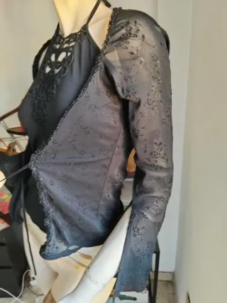 Blusa negra Motivi floral