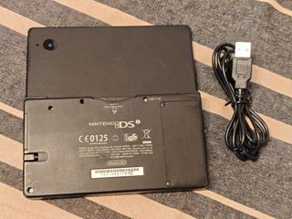 Nintendo DSi con juegos